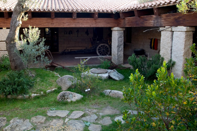 Meoc - Oliva Carta Cannas Ethnographic Museum. Photo by Mauro Murgia, 2009, from Sardegna DL