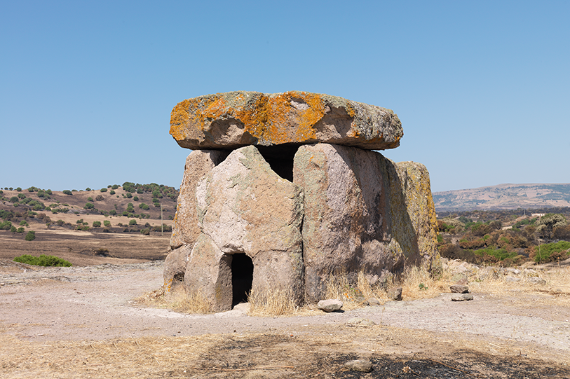 Mores, dolmen di Sa Coveccada
