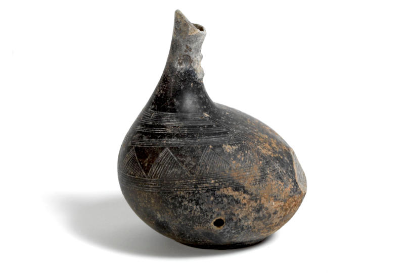 Civic Archaeological and Ethnographic Museum, Askos, Nuragic culture. Photo by Pietro Paolo Pinna, from Catalogo BBCC RAS
