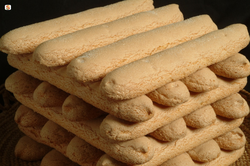 Biscotti tipici di Fonni. Foto di Renato Brotzu, da Sardegna Digital Library