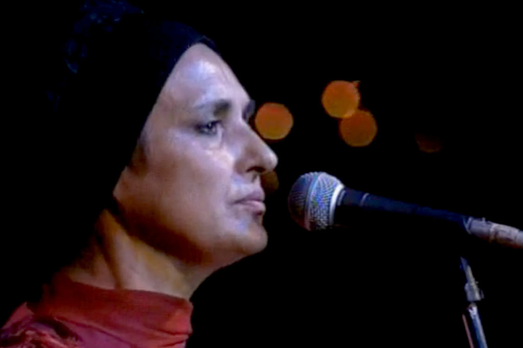 Maria Carta. Frame from the video “In concert with Maria”, directed by Roberto De Martis, from Sardegna DL