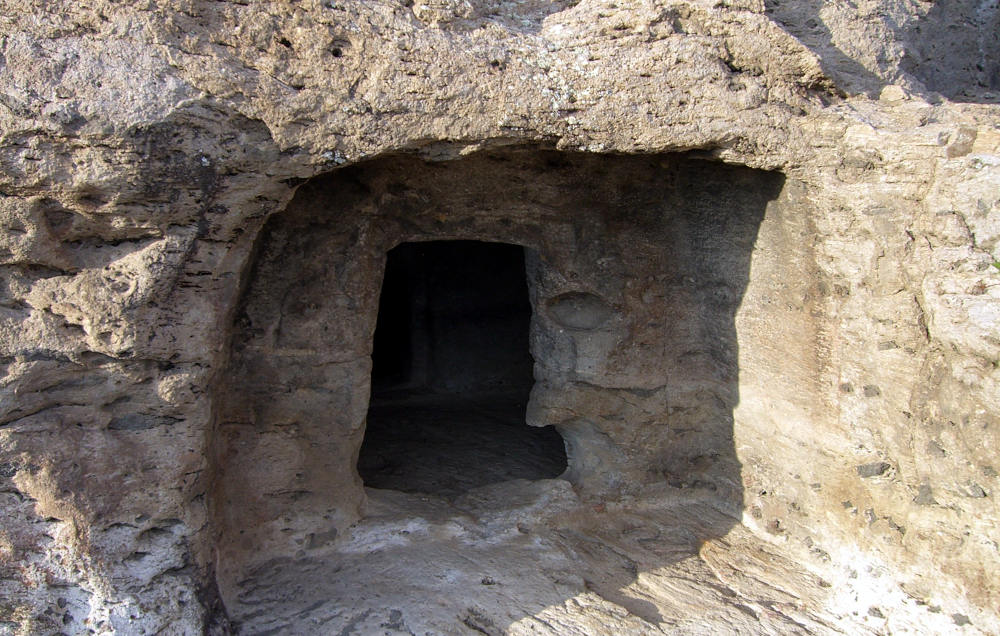 San Giovanni Suergiu, Necropoli di Locci Santus