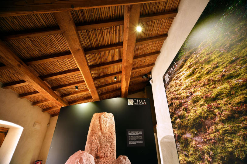 Allai, CIMA - Museo Cívico Allai, interior. Foto de Luigi Manca, del Catalogo BBCC RAS