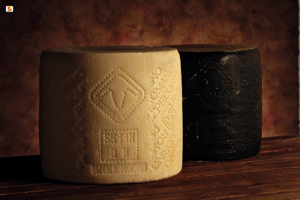 Pecorino romano Dop. Foto di Marco Ceraglia, da Sardegna Digital Library