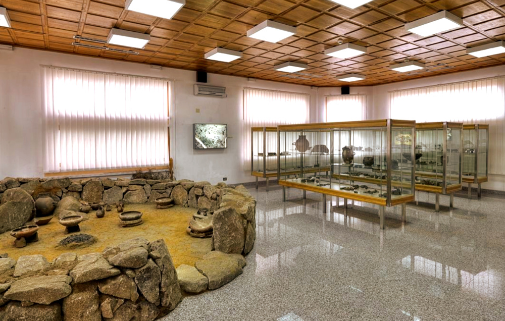 Teti, Museo Archeologico Comprensoriale, sala interna