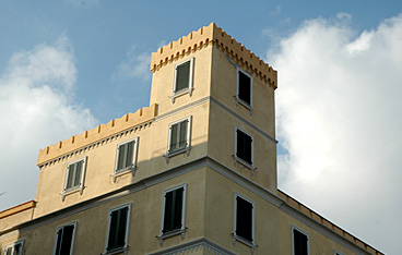 Cagliari, Hotel La Scala de Hierro