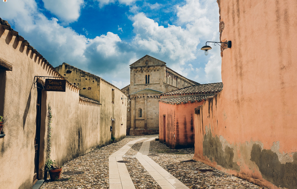 Tratalias, Chiesa di Santa Maria e Museo del Territorio