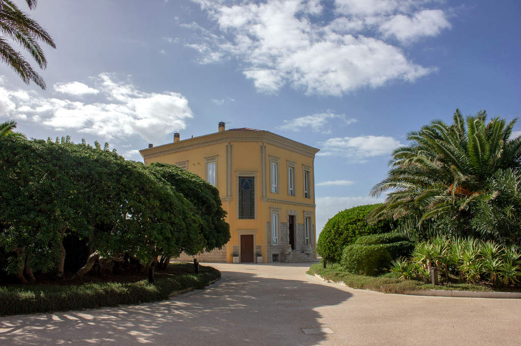 Jardín de Villa Mosca. Foto de Angela Nieddu, 2025, del Catalogo BBCC