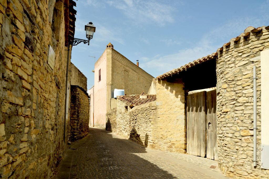 Baressa, entrada a la Casa Museo. Foto de Luigi Manca, del Catalogo BBCC RAS