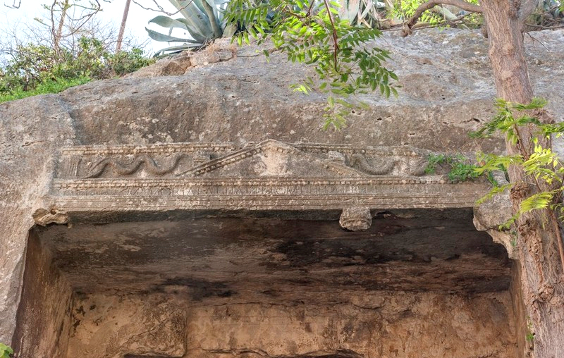 Cagliari, Grotta della Vipera