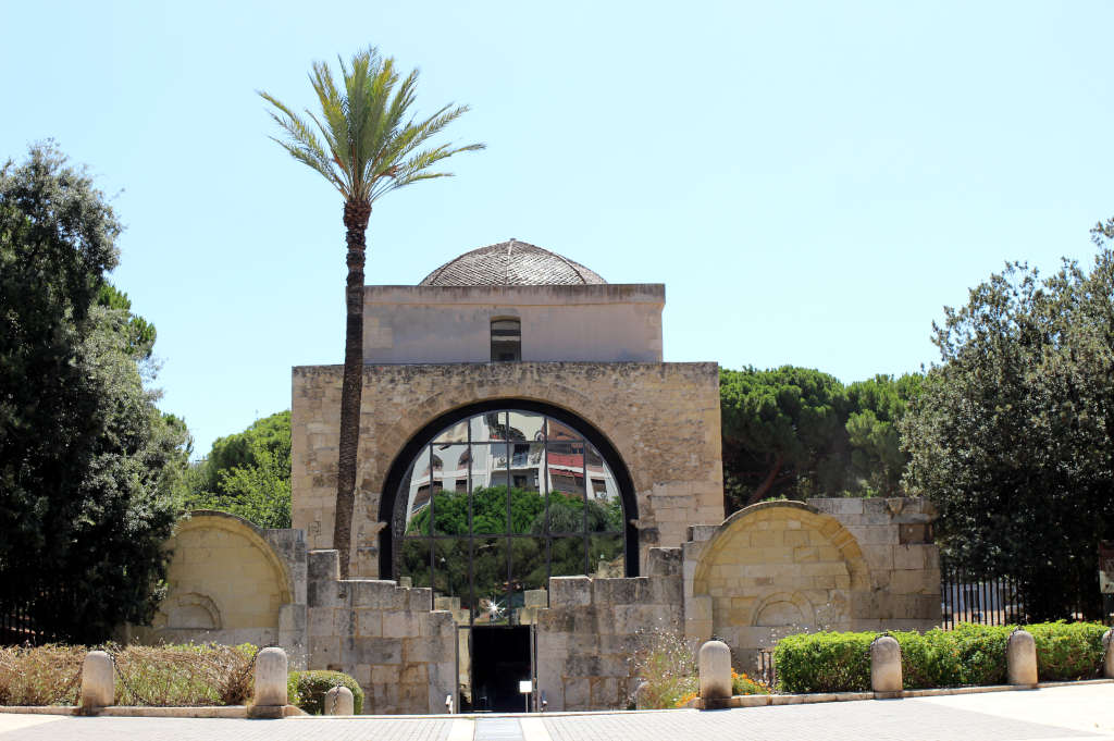 Garden of the Archaeological Area of San Saturnino. Photo by Marta Cincotti, 2025, from Catalogo BBCC.