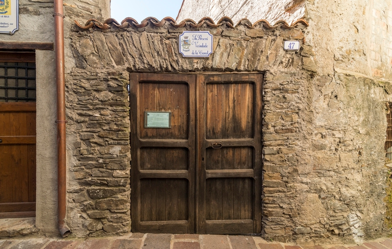 Síguenos, Spanish Prison