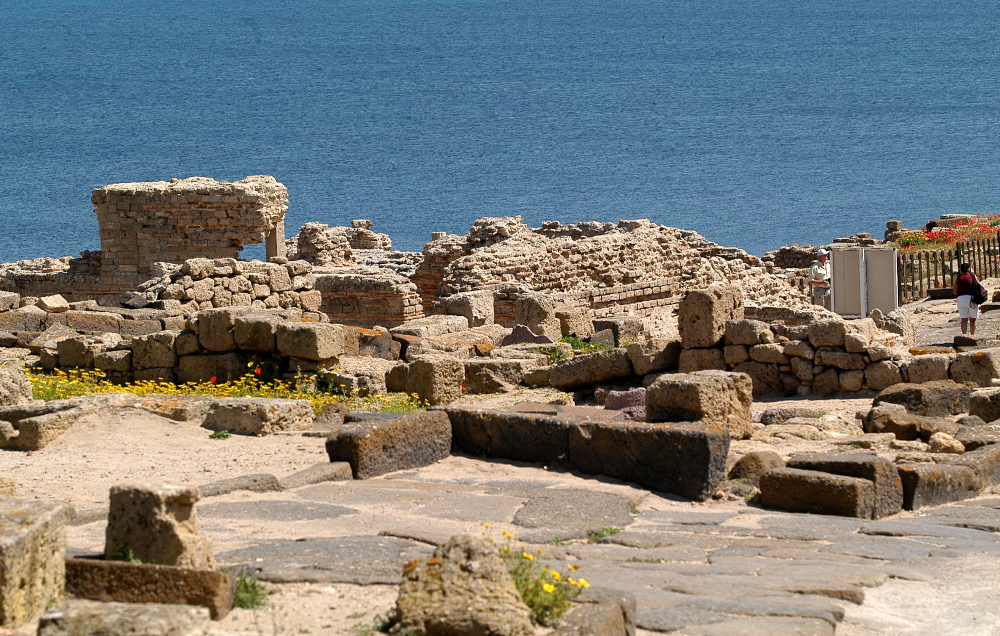 Crabas, Tzitade fenìtziu-pùnica de Tharros