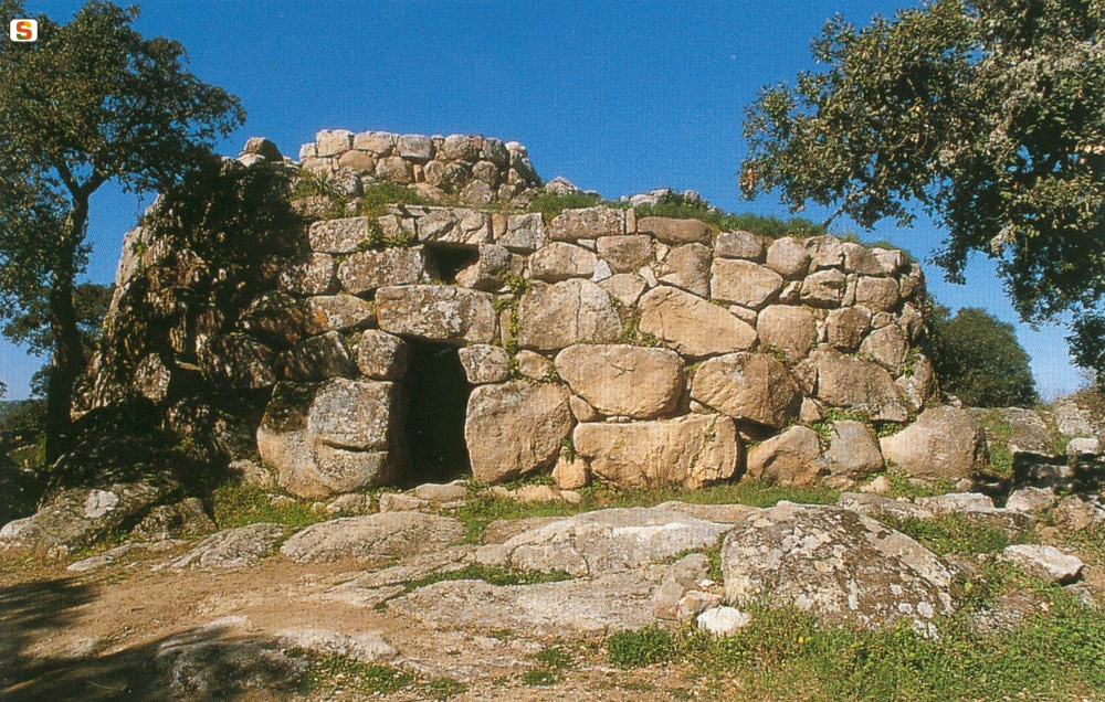 Pausania-Tempel, Nuraghe Majori