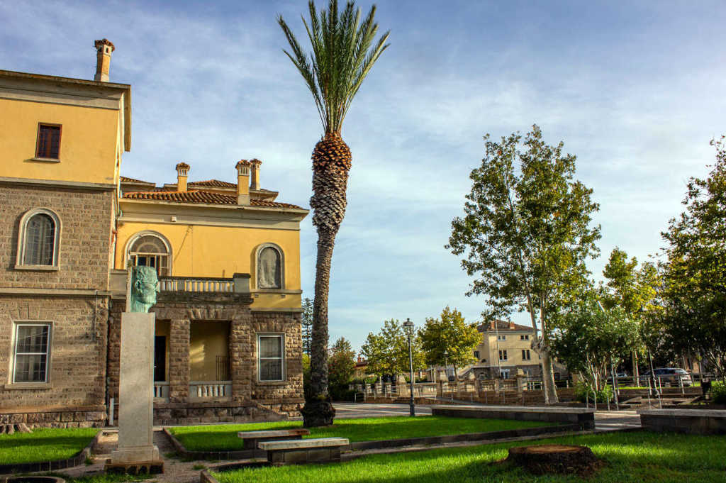 Giardino del Memoriale ingegnere Giulio Dolcetta. Foto di Angela Nieddu, da Catalogo BBCC