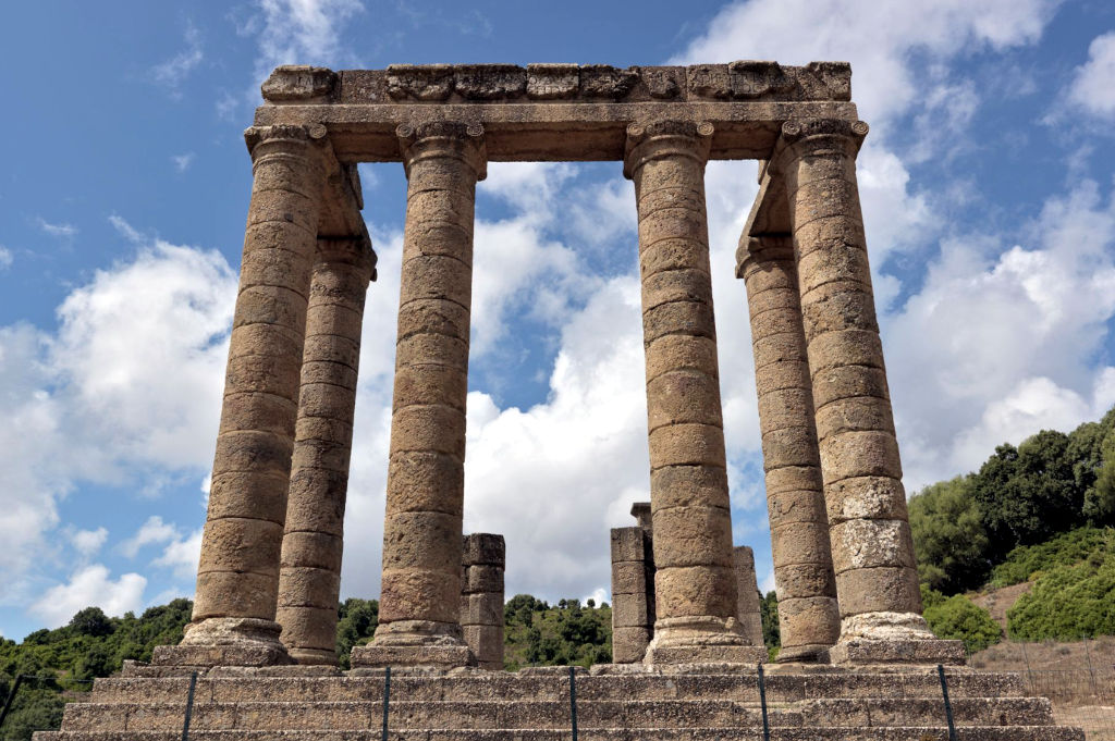 Frùmini Mayori, Tèmpiu de Antas, fatzada. Foto de Pietro Paolo Pinna, 2009, de Risursas digitales Sardigna IDV