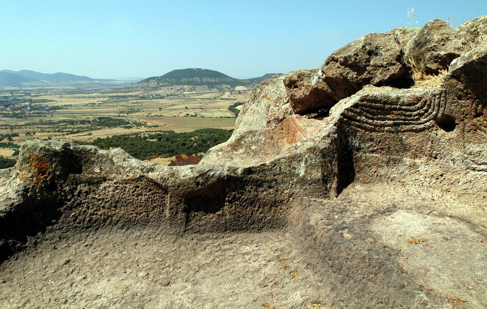                                                     Villaperuccio, Necropoli di Montessu
                                                                                                