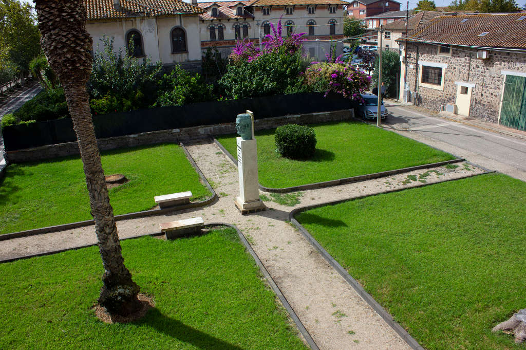 Jardin commémoratif de l'ingénieur Giulio Dolcetta. Photo d'Angela Nieddu, 2025, extraite du Catalogo BBCC