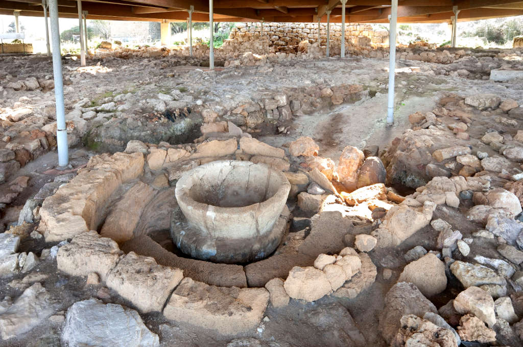 Area of the Sant'Imbenia complex, hut with basin. Photo by Marco Ceraglia, from Digital Resources Sardegna IDV