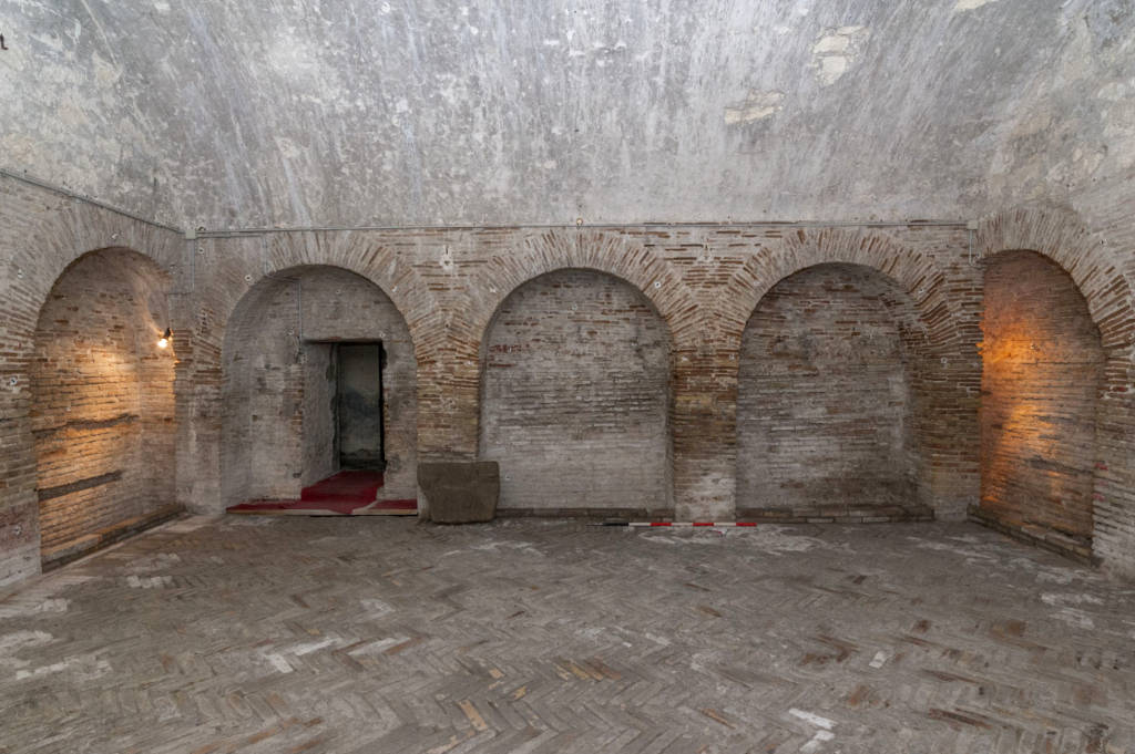 Cagliari, mausoleo funerario sotto la chiesa di San Lucifero. Foto di Davide Cassanello, 2015, da Catalogo BBCC RAS