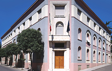 Nuoro, edificio gubernamental