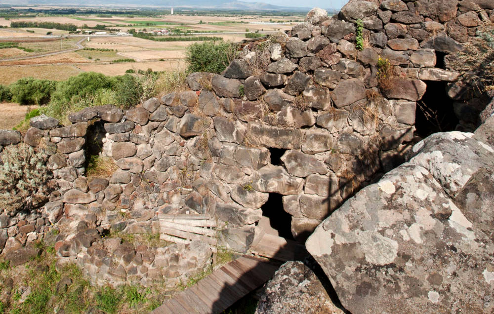 Mogoro, Nuraghe Cuccurada - Foto (particolare) di Marco Ceraglia, da: Risorse gigitali Sardegna - Identità Visuale