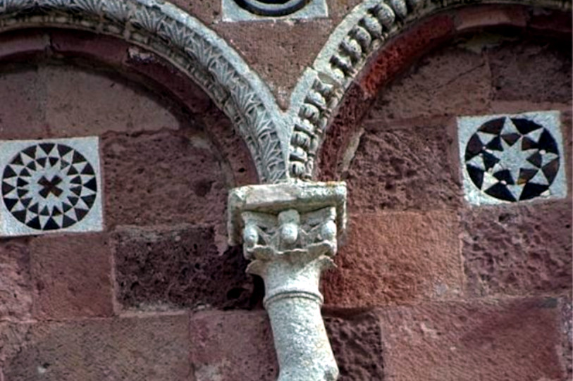 Chiesa di S. Maria di Tergu, particolare. Foto di Roberto Muroni, da Catalogo BBCC RAS